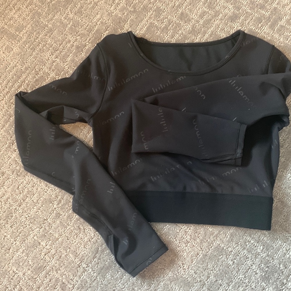 Lululemon Cropped long sleeve top